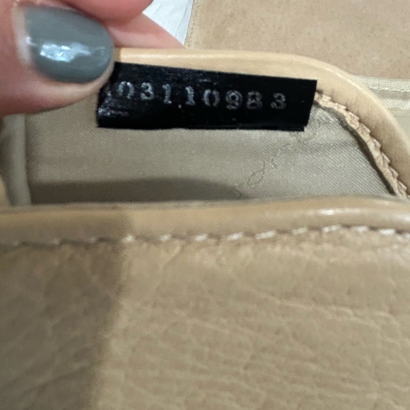 Beautiful Piquadro Italian Leather Business Bag (Unisex) - Picture 3 of 15